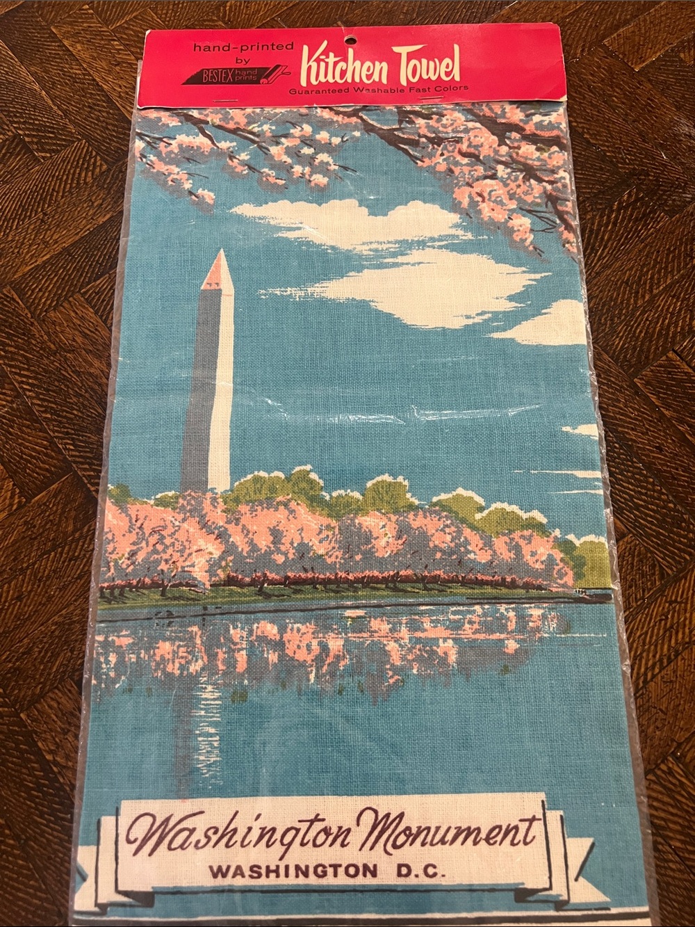 Amazing NIP 50’s Vintage-Style Washington Monument Kitchen Towel - Blue/Pink